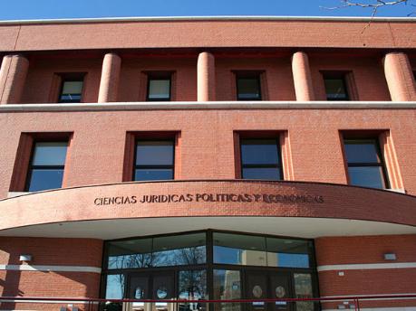 Edificio de Ciencias Jurídicas, Políticas y Económicas. Entrada Principal