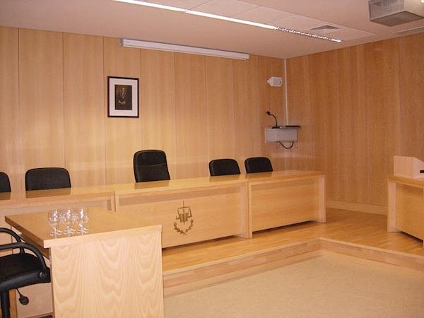 Salón de Grados. Sala de Vistas. Ubicación: Edificio de Ciencias Jurícias, Sociales y Económicas (Planta -1)