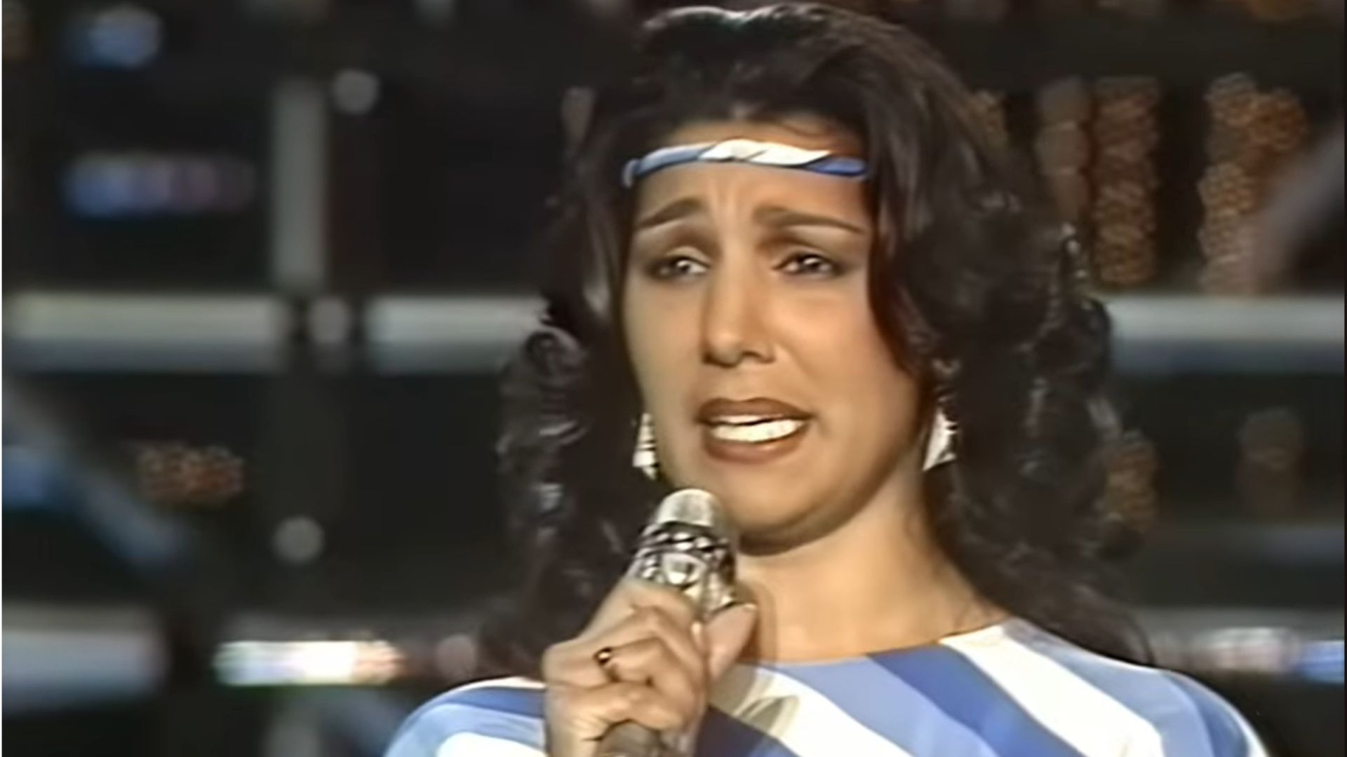Remedios Amaya cantando en Eurovisión