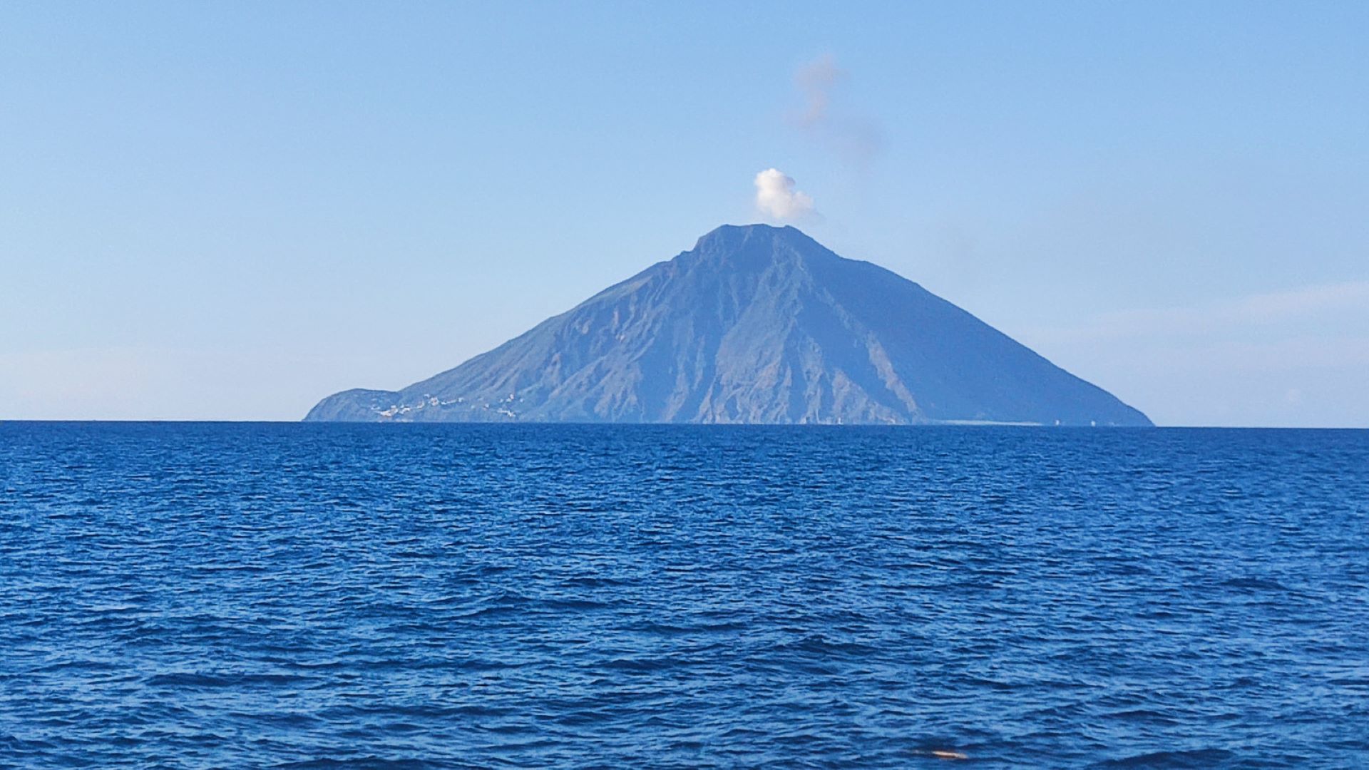 Fotografía panorámica de la Isla de Panarea (Islas Eolias, Italia)