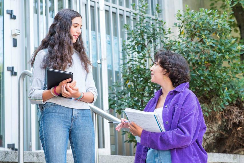 Alumnas de la UAM hablando