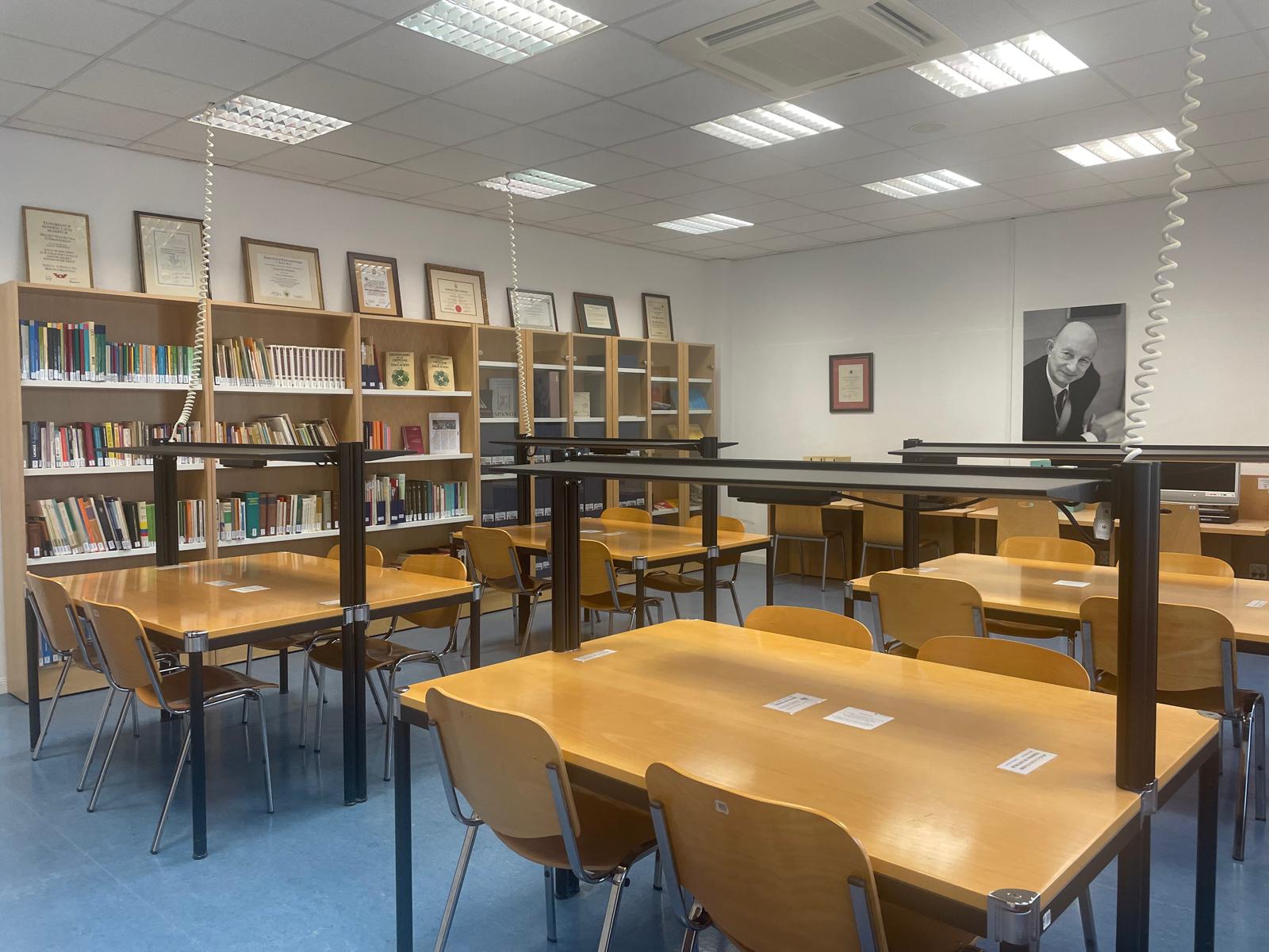 Imagen sala de investigadores biblioteca de educacion UAM