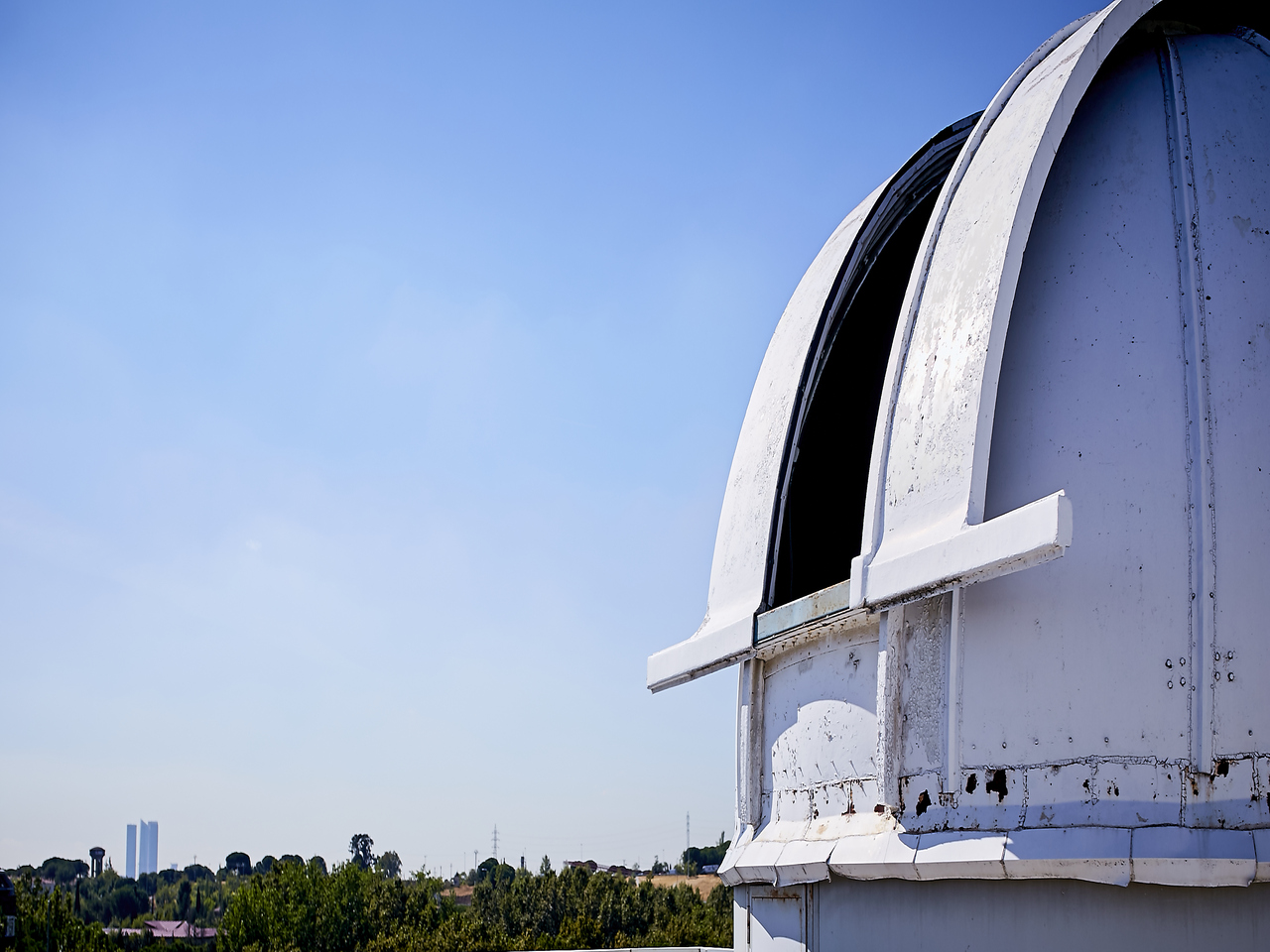 Cúpula de observatorio espacial.